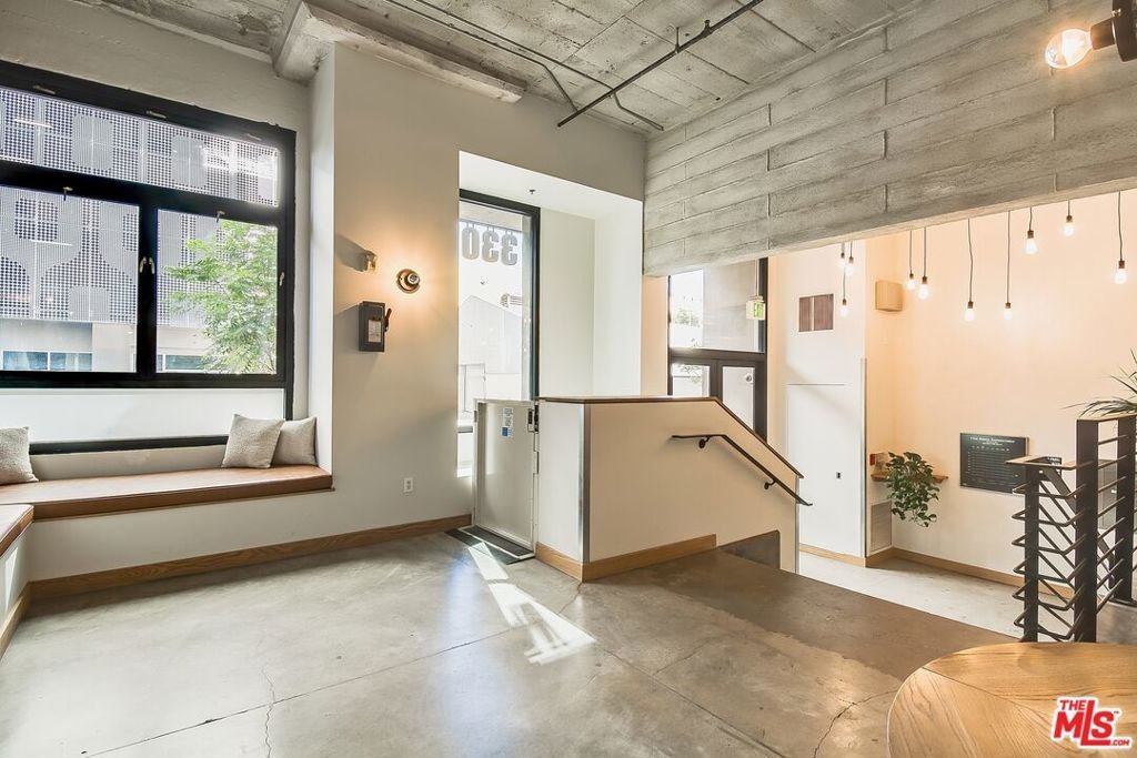 330 W 11th Street 406 Los Angeles CA 90015 49 330 W 11th Street 406 Los Angeles CA 90015