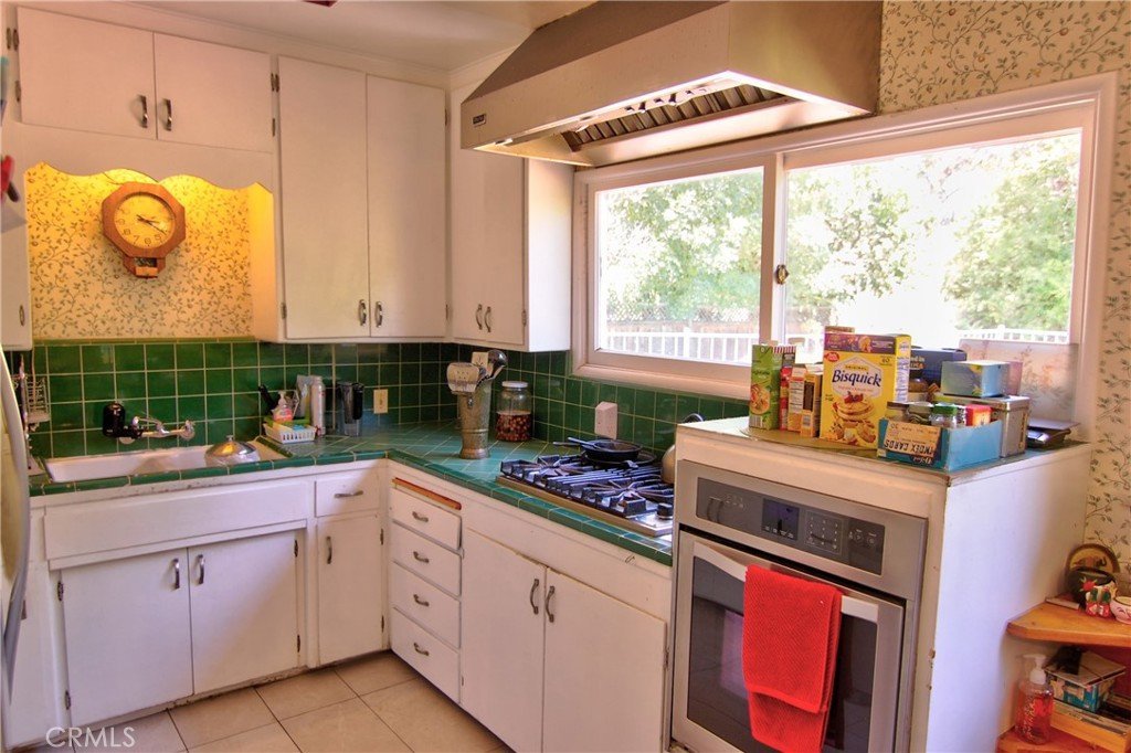 5314 Woodlake Los Angeles CA 91367 9 5314 Woodlake Los Angeles CA 91367