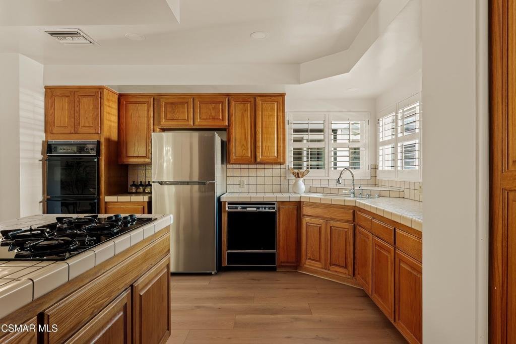 5911 Hanna Avenue Woodland Hills CA 91367 20 5911 Hanna Avenue Woodland Hills CA 91367