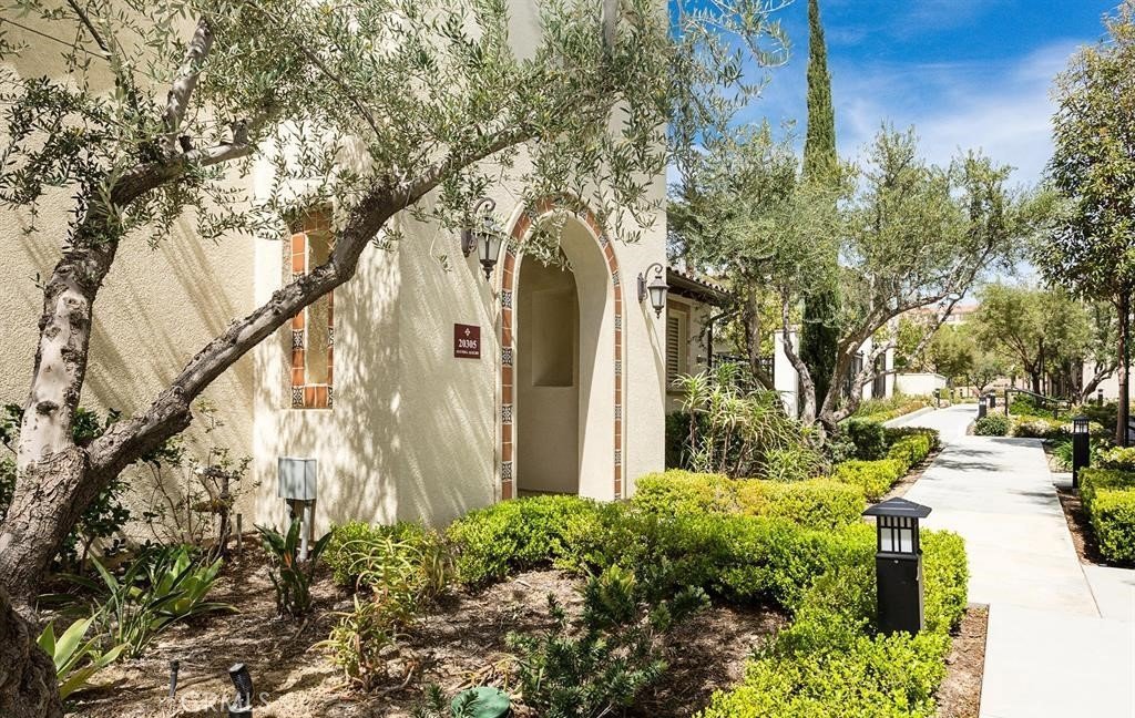 11316 Paseo La Cumbre Porter Ranch CA 91326 4 11316 Paseo La Cumbre Porter Ranch CA 91326