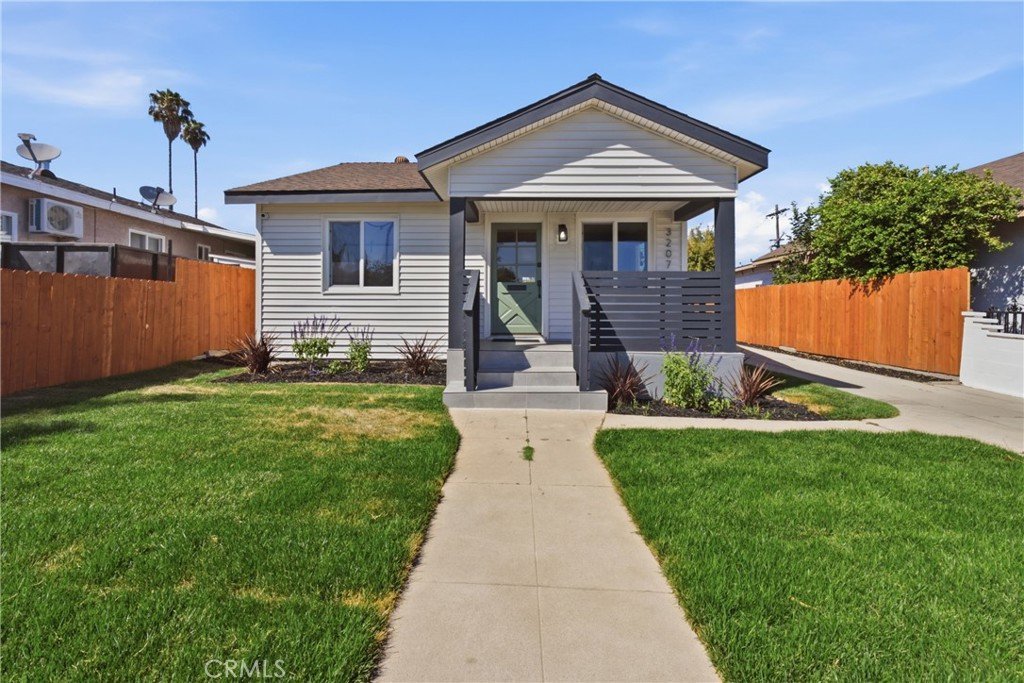 3207 Garnet Los Angeles CA 90023 54 3207 Garnet Los Angeles CA 90023
