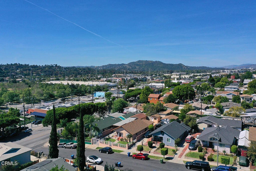 2813 Silver Street Los Angeles CA 90065 30 2813 Silver Street Los Angeles CA 90065