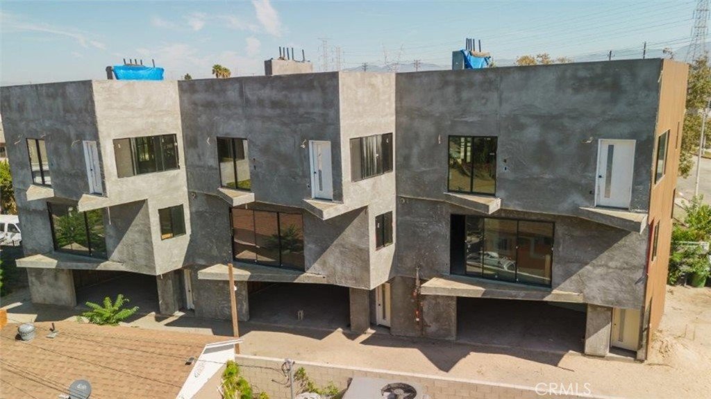 6651 Camellia Avenue Los Angeles CA 91606 41 6651 Camellia Avenue Los Angeles CA 91606