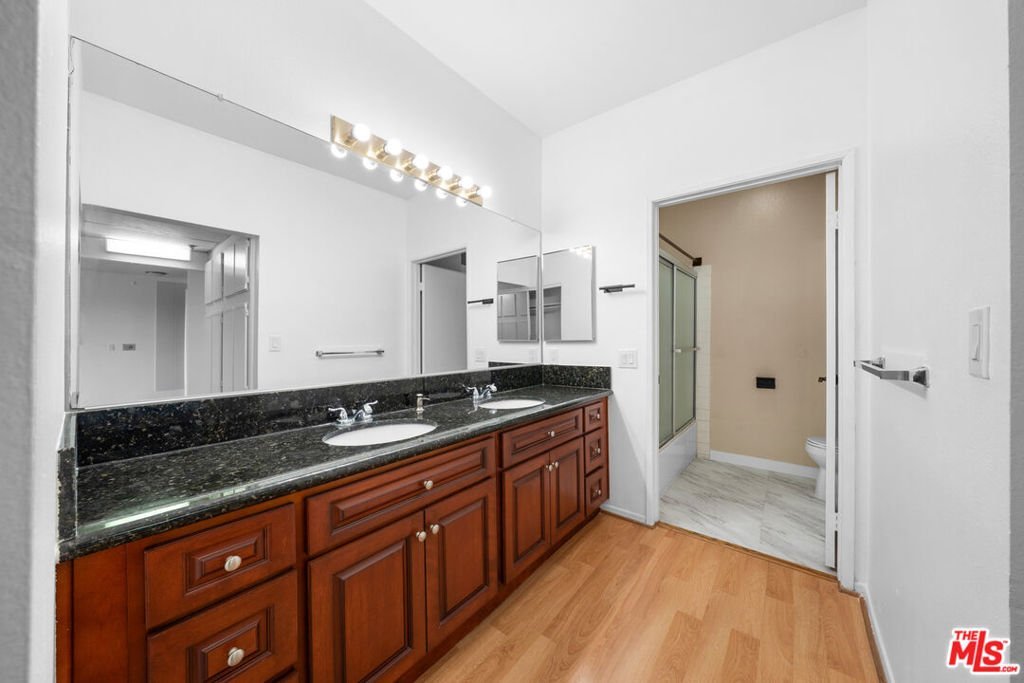 533 S St Andrews Place 203 Los Angeles CA 90020 5 533 S St Andrews Place 203 Los Angeles CA 90020
