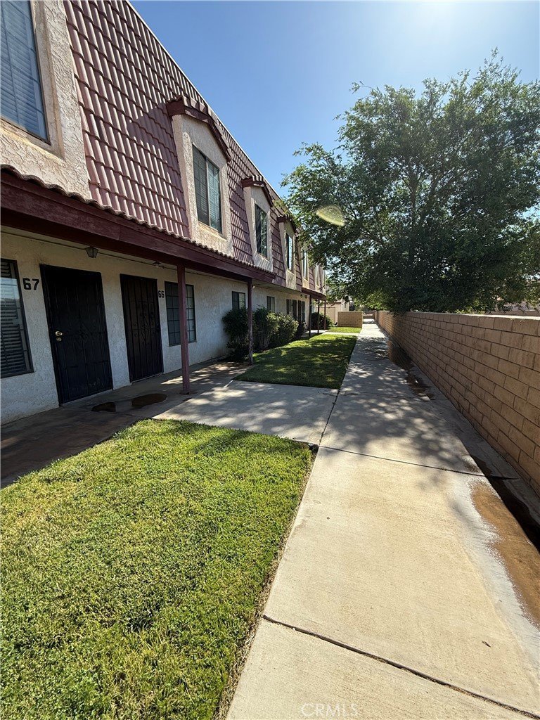 2260 E ave Q4 Palmdale CA 93550 18 2260 E ave Q4 Palmdale CA 93550