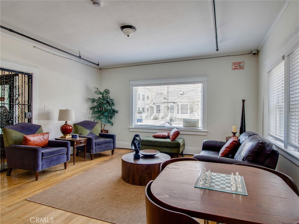 323 W 4th. Unit 101 101 Long Beach CA 90802 12 323 W 4th. Unit 101 101 Long Beach CA 90802