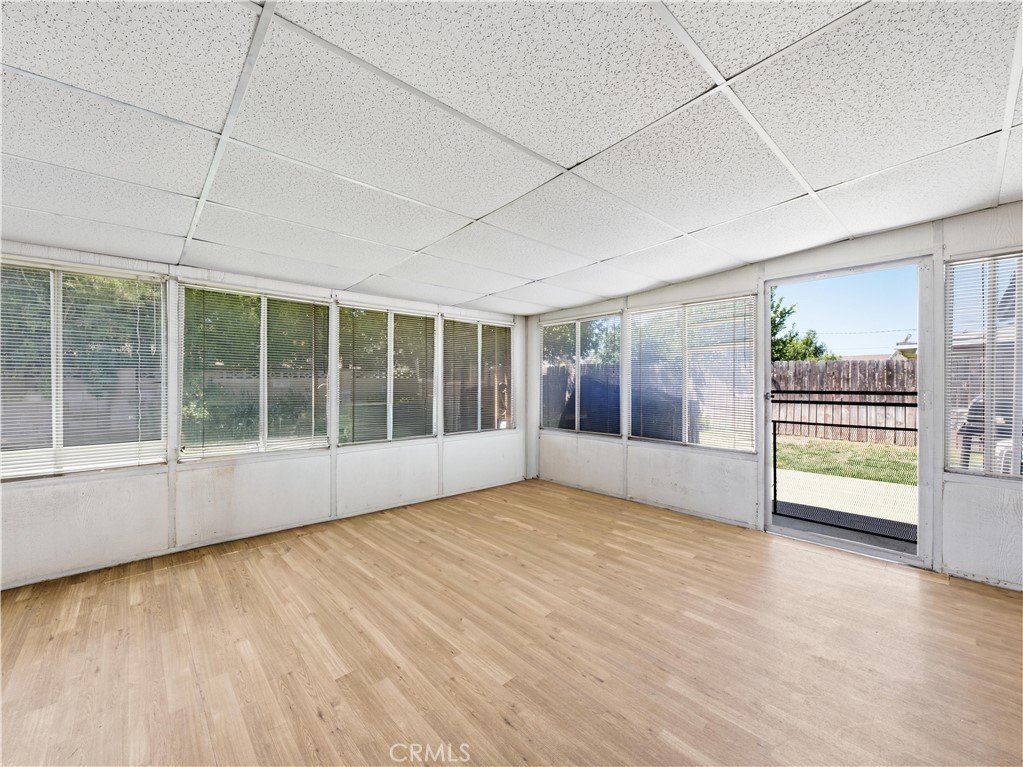 21052 Kingscrest Saugus CA 91350 14 21052 Kingscrest Saugus CA 91350