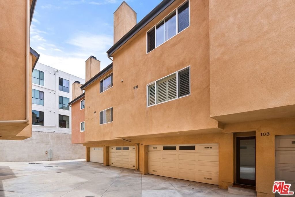 3965 Moore Street 104 Los Angeles CA 90066 34 3965 Moore Street 104 Los Angeles CA 90066