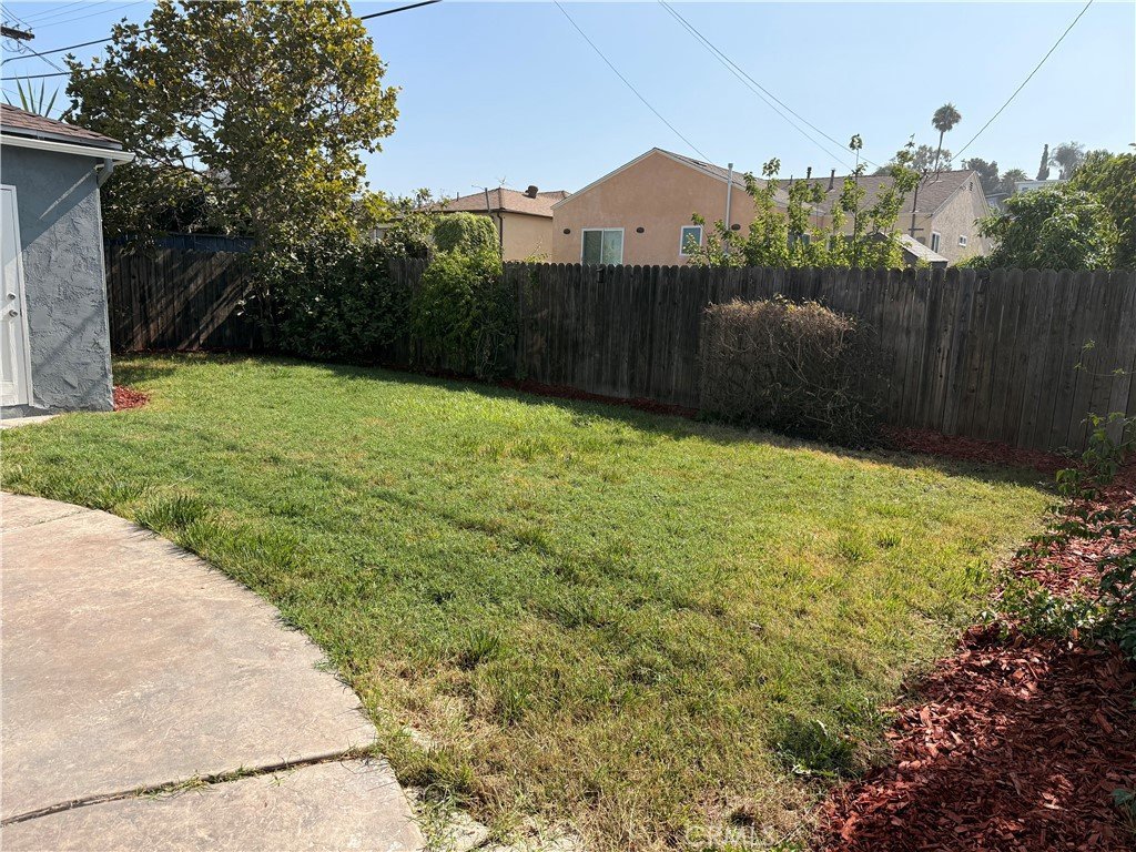 1836 N Rowan Los Angeles CA 90032 30 1836 N Rowan Los Angeles CA 90032