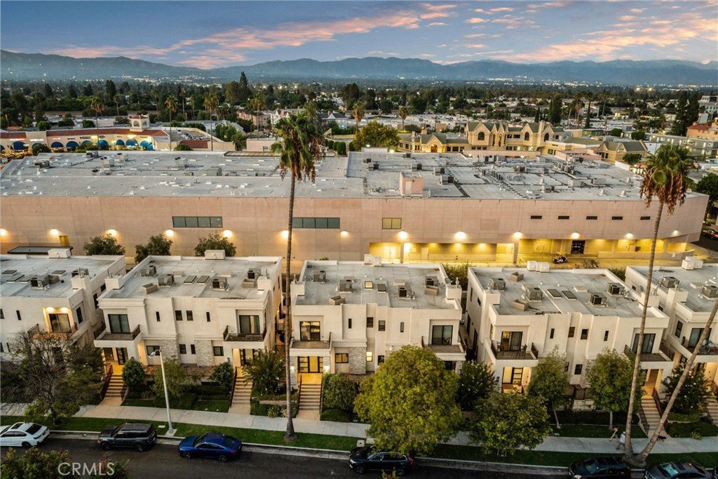 18717 Redwing Tarzana CA 91356 55 18717 Redwing Tarzana CA 91356