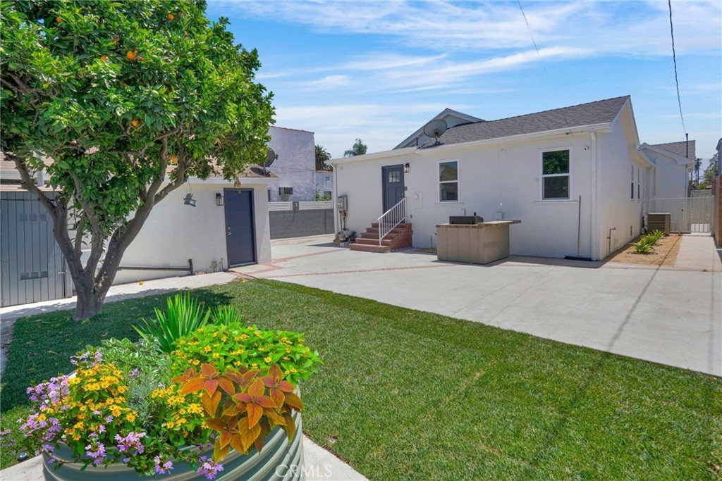 2033 W 76th Street Los Angeles CA 90047 61 2033 W 76th Street Los Angeles CA 90047