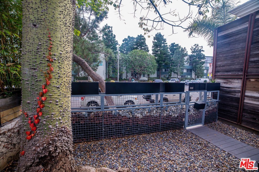 205 Venice Way Los Angeles CA 90291 27 205 Venice Way Los Angeles CA 90291