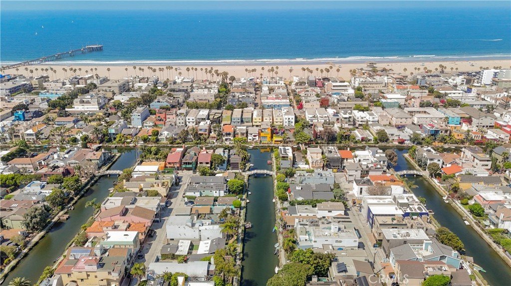236 Howland Canal Venice CA 90291 30 236 Howland Canal Venice CA 90291