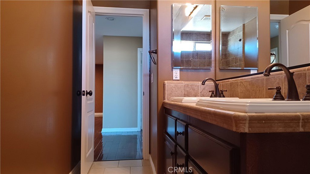 37105 Firethorn Palmdale CA 93550 34 37105 Firethorn Palmdale CA 93550