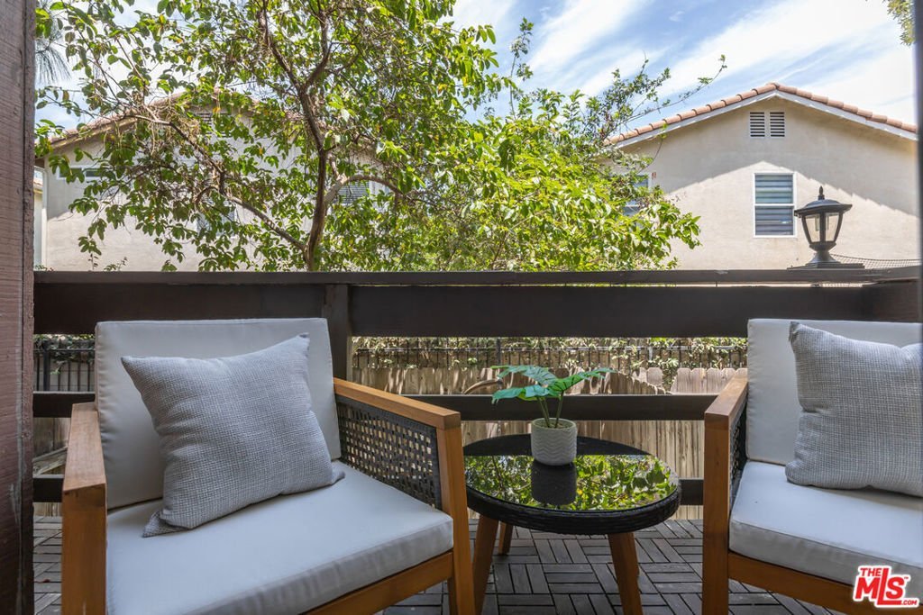 9131 Burnet Avenue 5 North Hills CA 91343 32 9131 Burnet Avenue 5 North Hills CA 91343