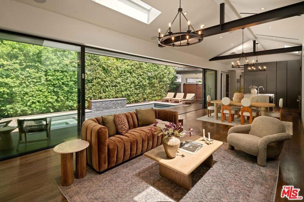 527 Norwich Drive West Hollywood CA 90048 21 527 Norwich Drive West Hollywood CA 90048