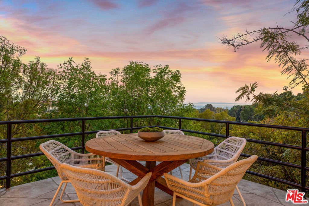 9314 Lloydcrest Drive Los Angeles CA 90210 10 9314 Lloydcrest Drive Los Angeles CA 90210