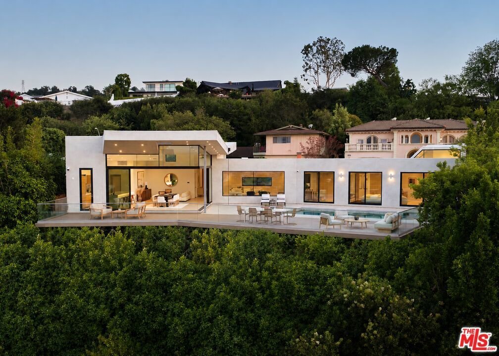 11411 Dona Teresa Drive Los Angeles CA 91604 16 11411 Dona Teresa Drive Los Angeles CA 91604