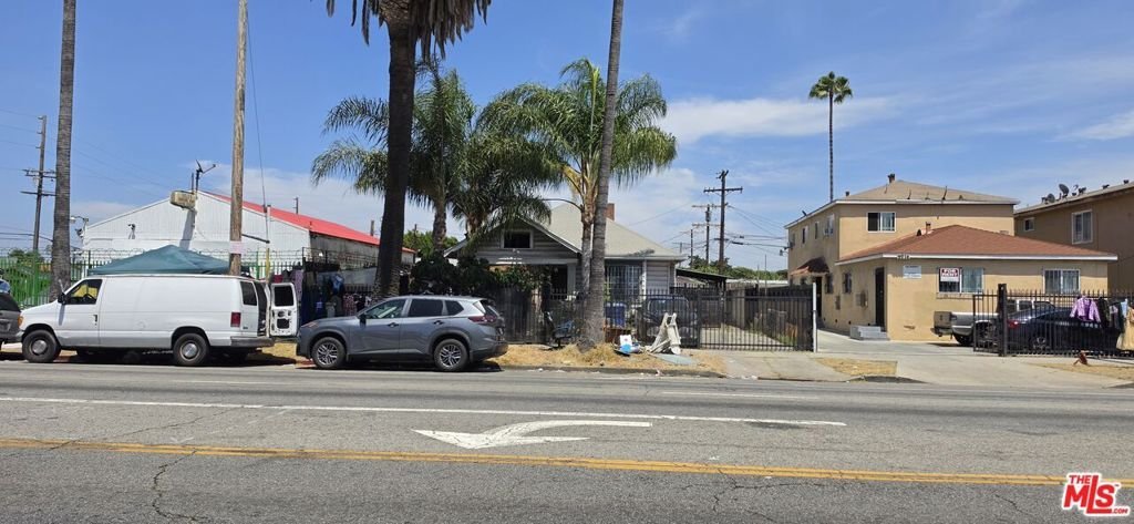 9210 S Figueroa Street Los Angeles CA 90003 17 9210 S Figueroa Street Los Angeles CA 90003
