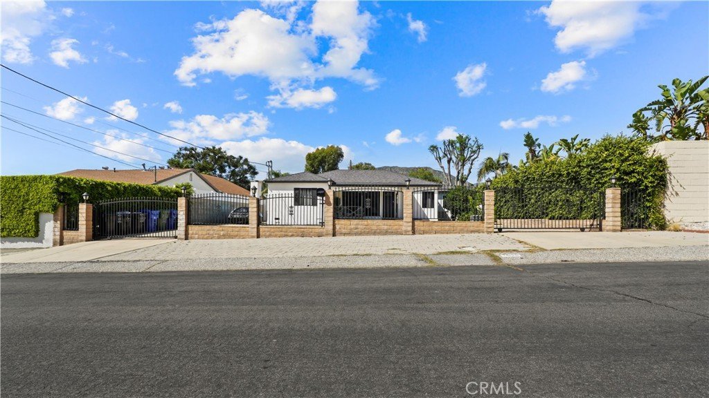 7815 Fenwick Los Angeles CA 91040 75 7815 Fenwick Los Angeles CA 91040