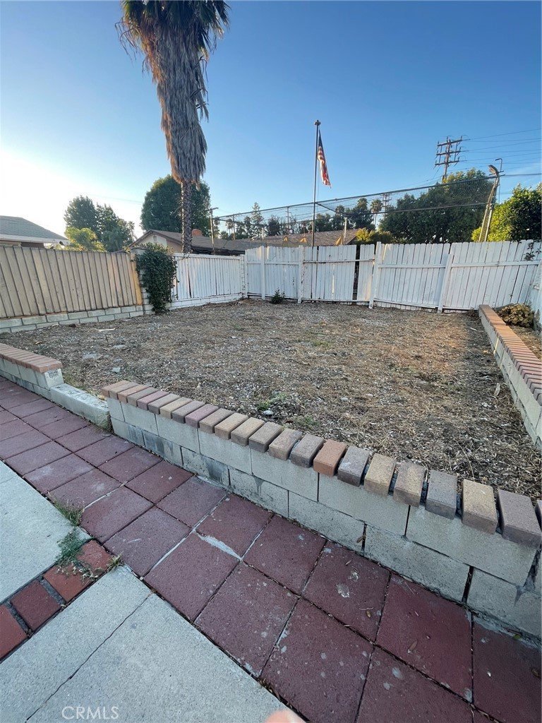 8233 Fallbrook Avenue West Hills CA 91304 16 8233 Fallbrook Avenue West Hills CA 91304