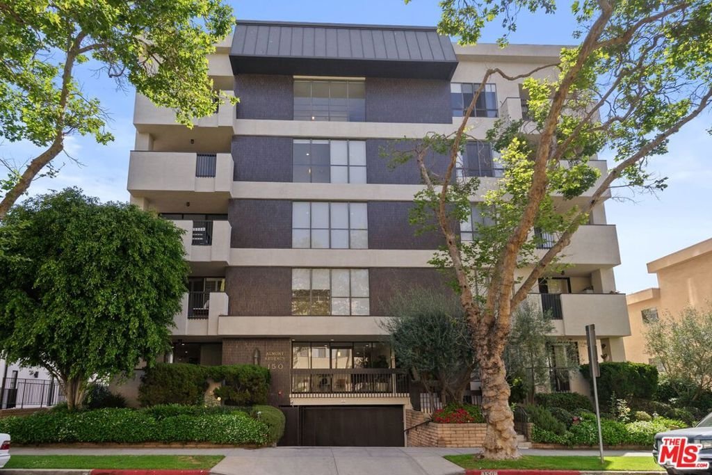 150 N Almont Drive 301 Beverly Hills CA 90211 17 150 N Almont Drive 301 Beverly Hills CA 90211