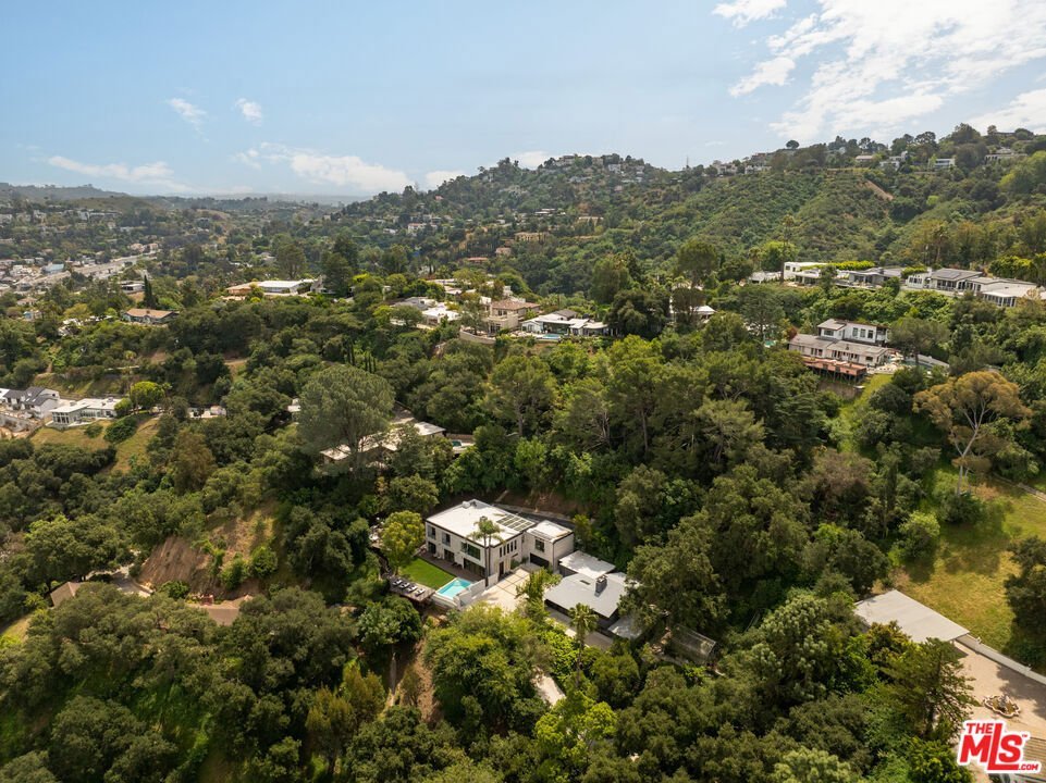 3208 Oakley Drive Los Angeles CA 90068 39 3208 Oakley Drive Los Angeles CA 90068