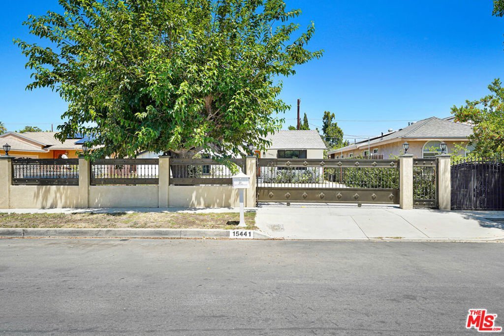 15441 Lemarsh Street San Fernando CA 91345 19 15441 Lemarsh Street San Fernando CA 91345
