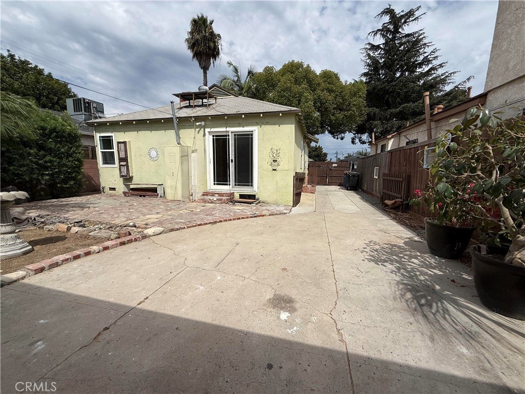 10411 Pinehurst South Gate CA 90280 21 10411 Pinehurst South Gate CA 90280