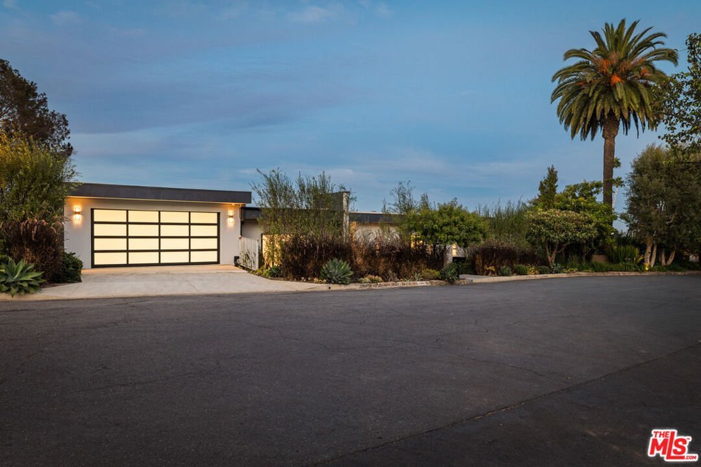 1490 San Remo Drive Los Angeles CA 90272 32 1490 San Remo Drive Los Angeles CA 90272