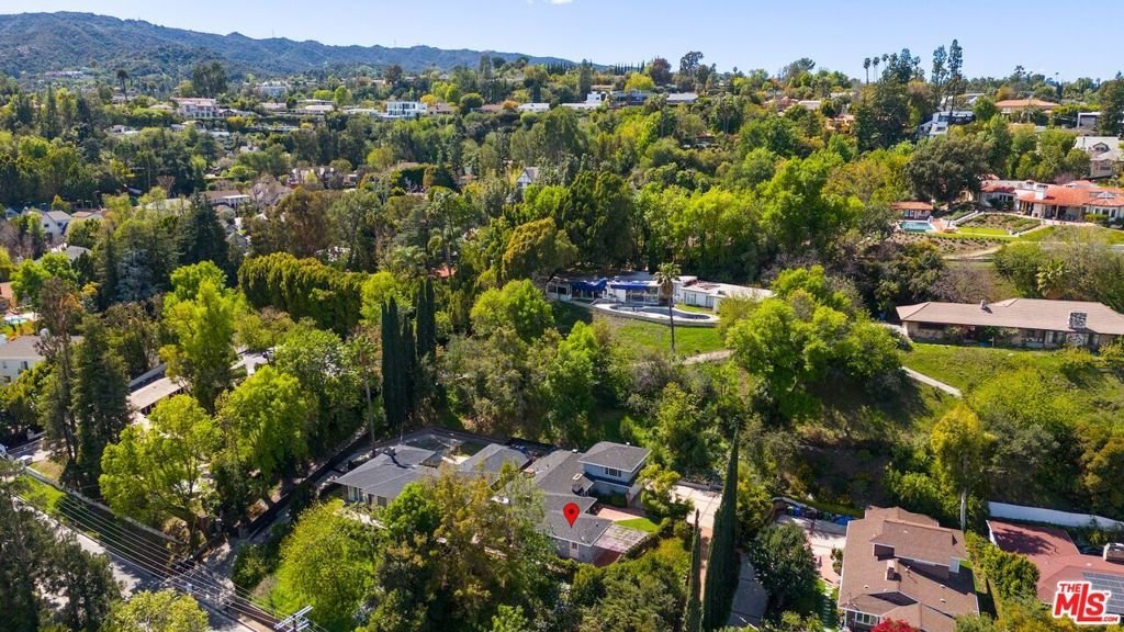 4645 Petit Avenue Encino CA 91436 31 4645 Petit Avenue Encino CA 91436