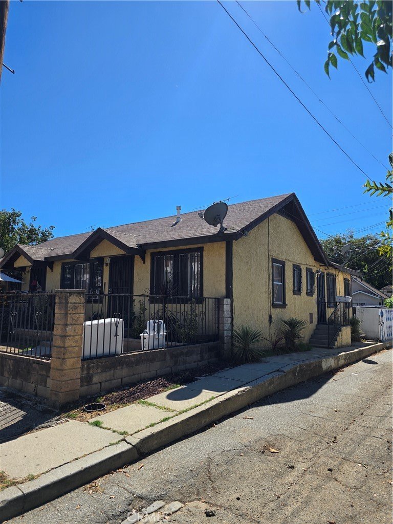 634 Romulo Street Los Angeles CA 90065 3 634 Romulo Street Los Angeles CA 90065