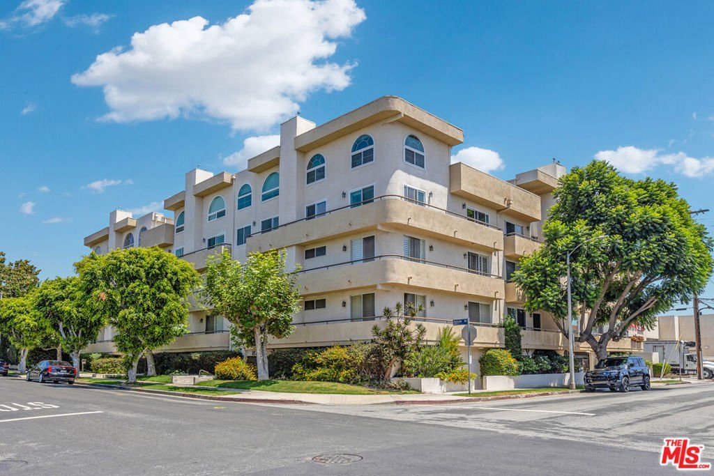 1872 Midvale Avenue 205 Los Angeles CA 90025 44 1872 Midvale Avenue 205 Los Angeles CA 90025