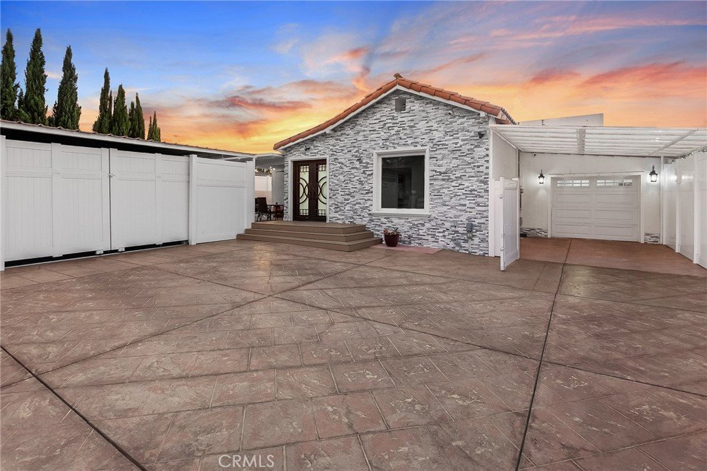 6917 Tyrone Avenue Van Nuys CA 91405 30 6917 Tyrone Avenue Van Nuys CA 91405