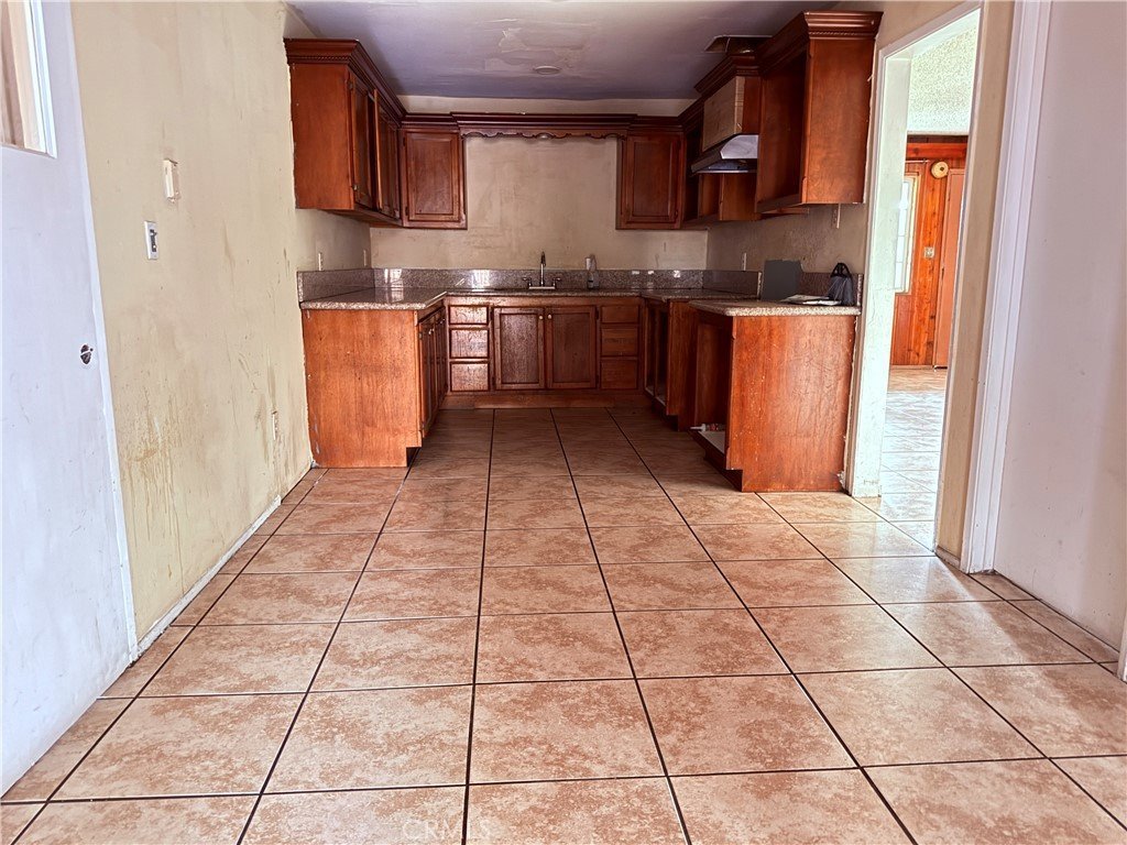 2570 Camphor Place Pomona CA 91766 2 2570 Camphor Place Pomona CA 91766