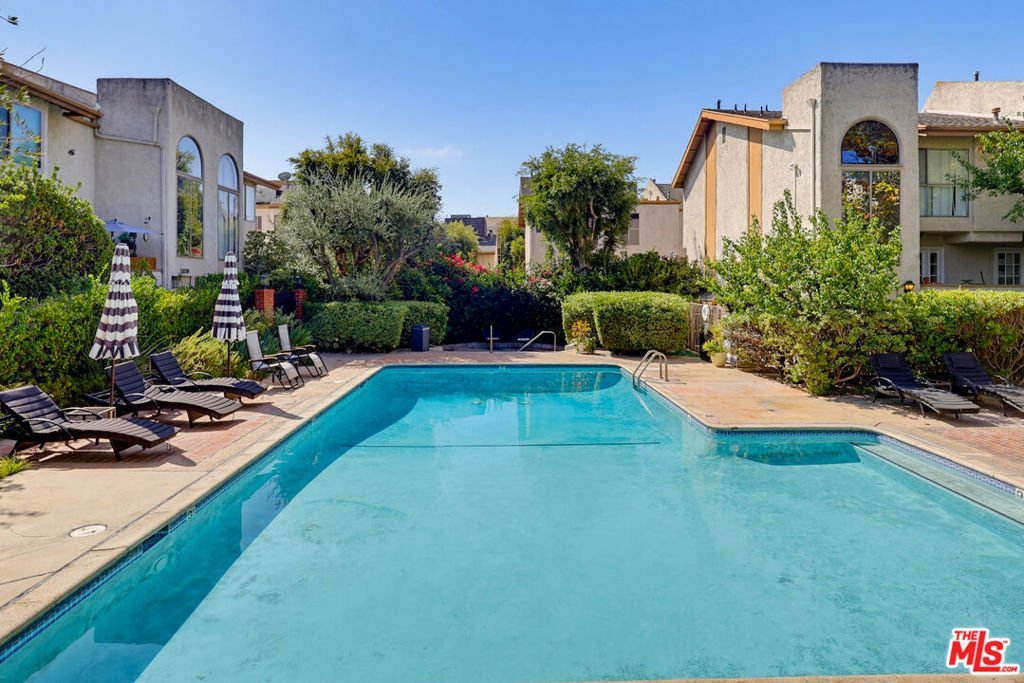 5339 Coldwater Canyon Avenue B Los Angeles CA 91401 33 5339 Coldwater Canyon Avenue B Los Angeles CA 91401