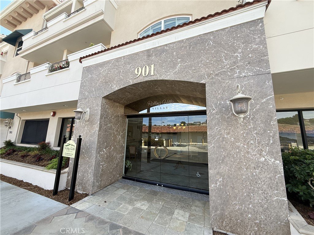 901 Deep Valley 309 Rolling Hills Estates CA 90274 32 901 Deep Valley 309 Rolling Hills Estates CA 90274