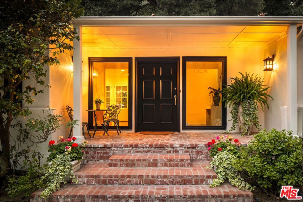 2533 Benedict Canyon Drive Beverly Hills CA 90210 28 2533 Benedict Canyon Drive Beverly Hills CA 90210