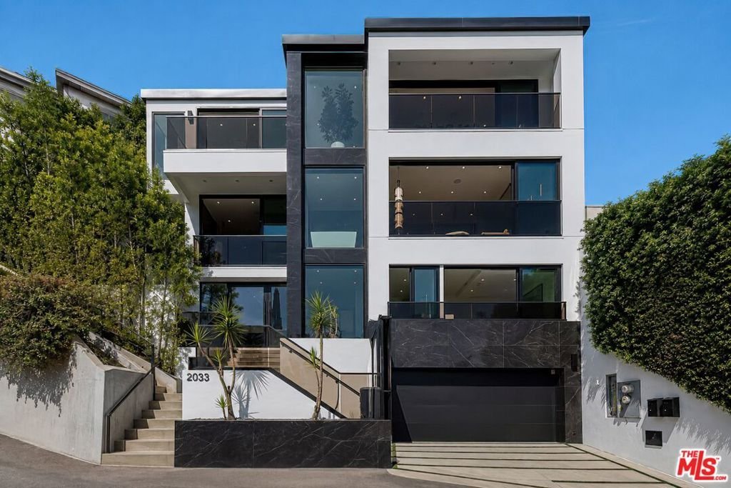 2033 Glencoe Way Los Angeles CA 90068 26 2033 Glencoe Way Los Angeles CA 90068