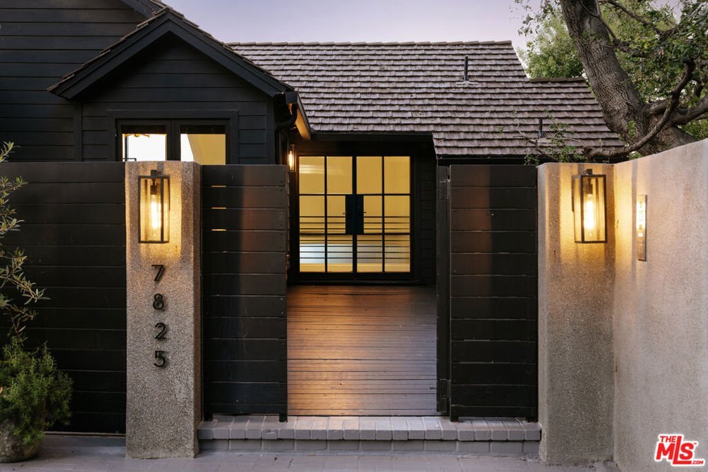 7825 Torreyson Drive Los Angeles CA 90046 22 7825 Torreyson Drive Los Angeles CA 90046