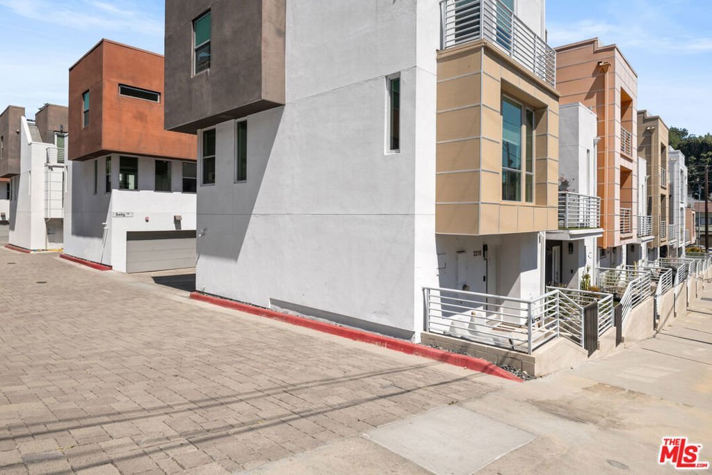 2213 Selig Drive Los Angeles CA 90026 38 2213 Selig Drive Los Angeles CA 90026