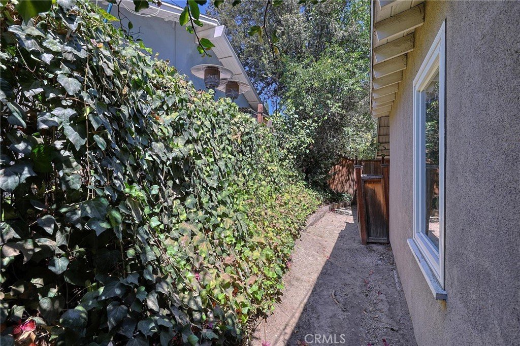 17058 Midwood Dr. Granada Hills CA 91344 31 17058 Midwood Dr. Granada Hills CA 91344