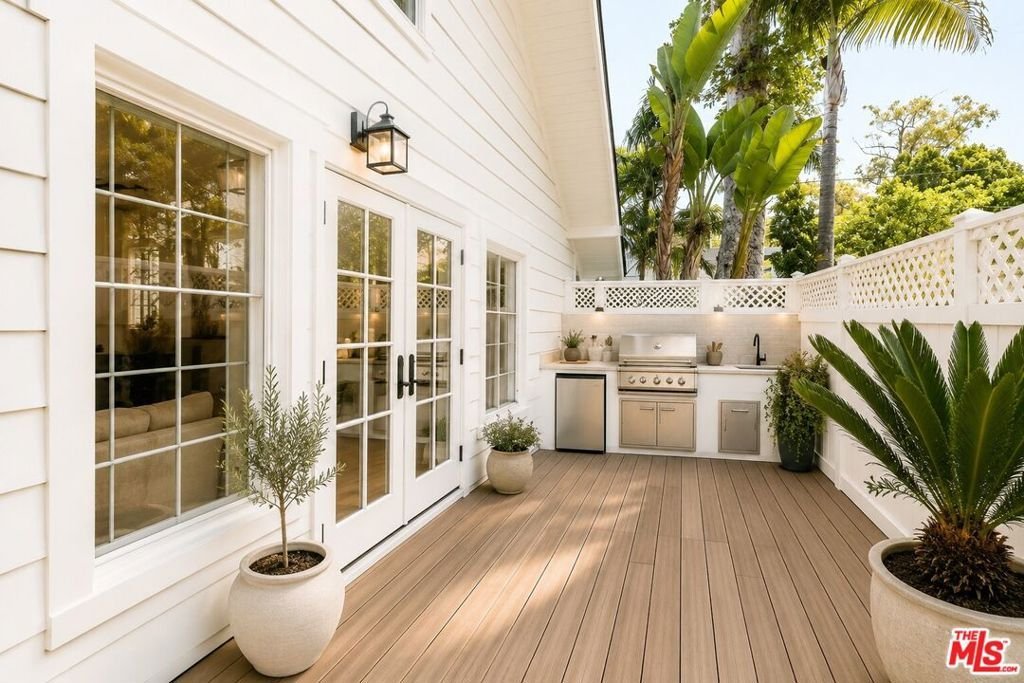 454 N East Rustic Road Santa Monica CA 90402 23 454 N East Rustic Road Santa Monica CA 90402