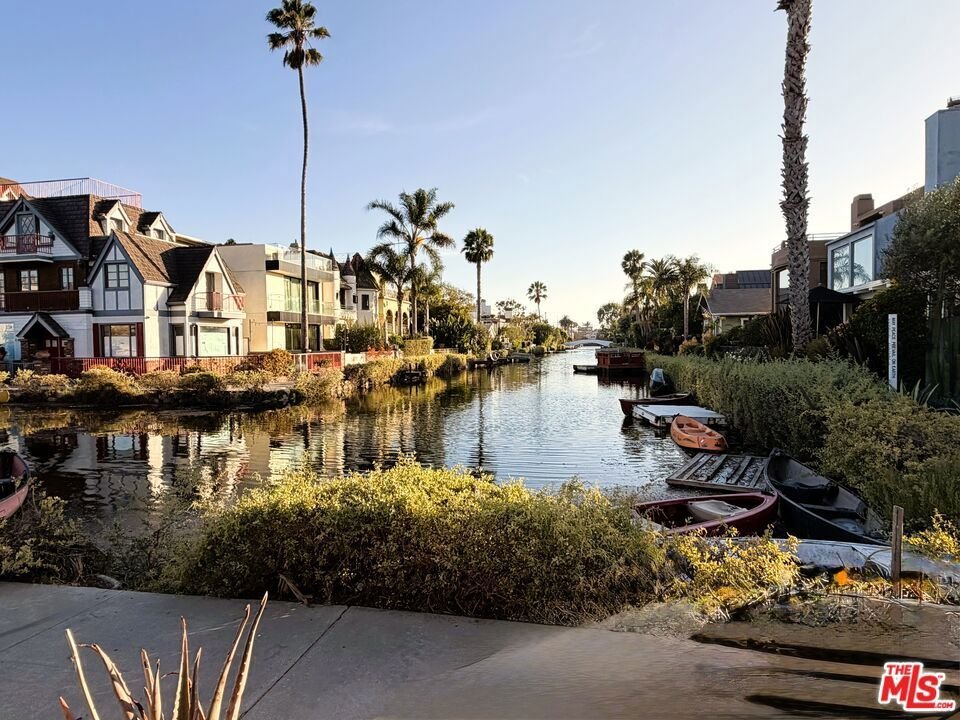 404 Venice Way Los Angeles CA 90291 18 404 Venice Way Los Angeles CA 90291