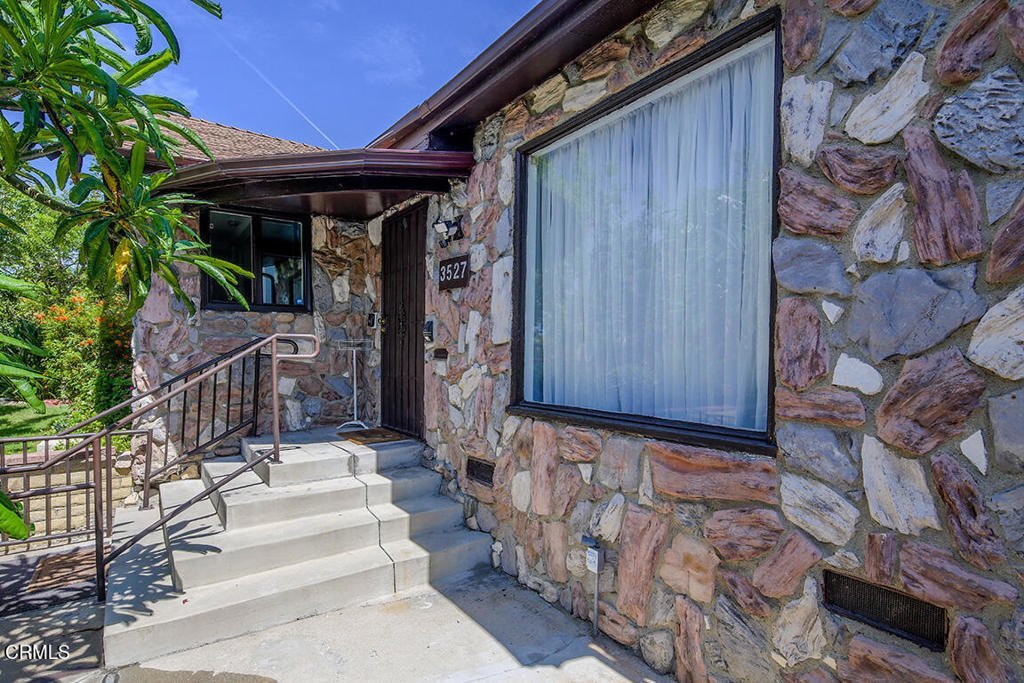 3527 Fairchild Street Glendale CA 91214 24 3527 Fairchild Street Glendale CA 91214