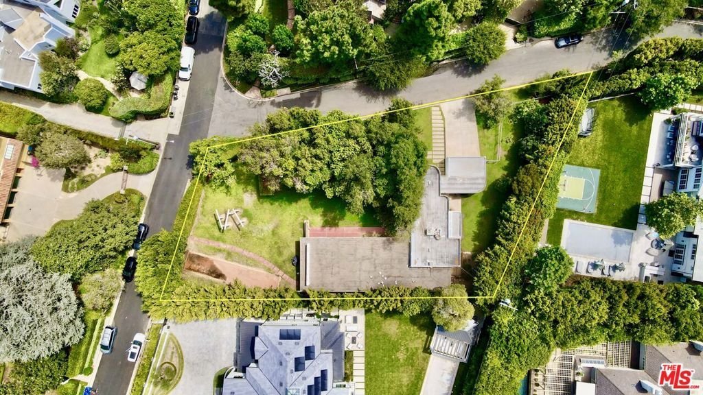 401 N Cliffwood Avenue Los Angeles CA 90049 18 401 N Cliffwood Avenue Los Angeles CA 90049