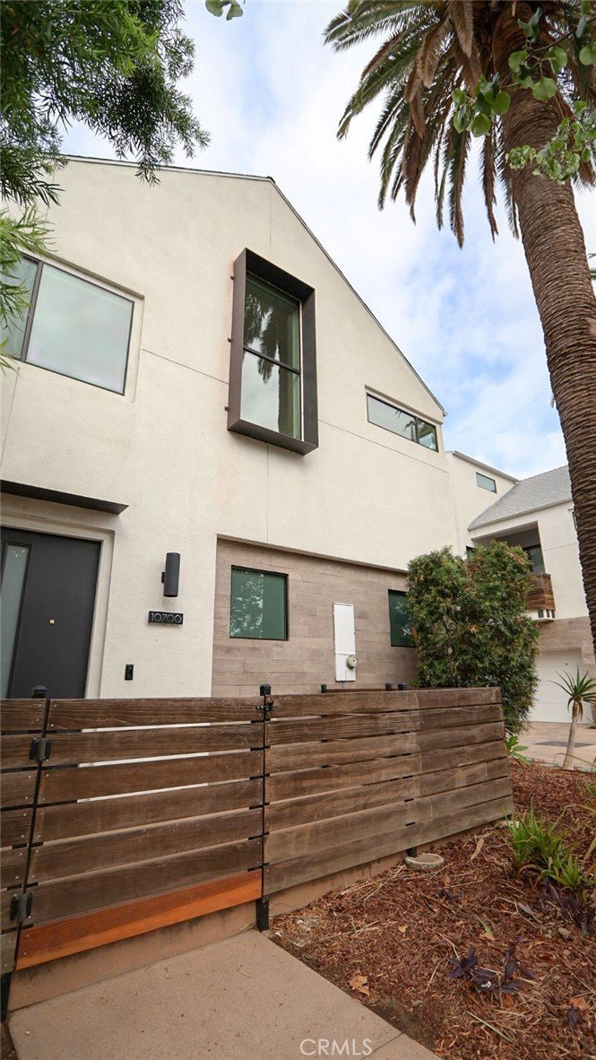 10700 W Octave North Hollywood CA 91601 38 10700 W Octave North Hollywood CA 91601