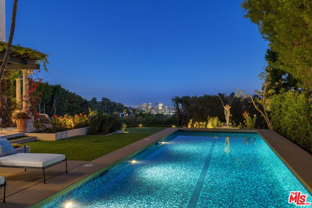 1672 Waynecrest Drive Beverly Hills CA 90210 35 1672 Waynecrest Drive Beverly Hills CA 90210