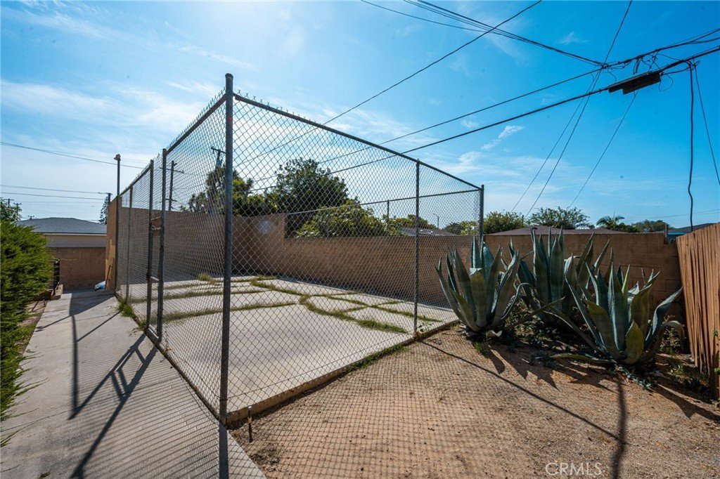 320 W 220th Unit 4 Carson CA 90745 37 320 W 220th Unit 4 Carson CA 90745