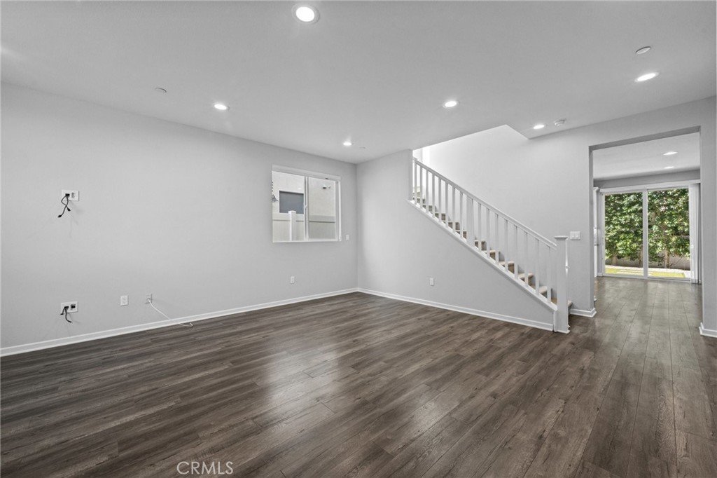 15607 W Lilli Way Van Nuys CA 91406 3 15607 W Lilli Way Van Nuys CA 91406